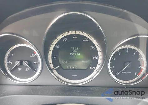 2010 Mercedes-Benz C 300 Luxury 4Matic/Sport 4Matic z USA, uszkodzony, nr VIN WDDGF8BB9AR090665